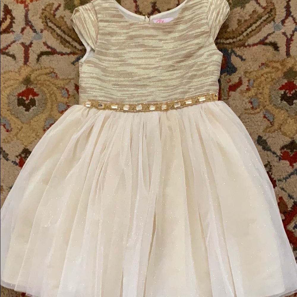 Bloome size 6 formal dress in cream and gold